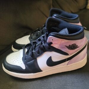 Nike Air Jordan 1 Mid - Black and Light Pink